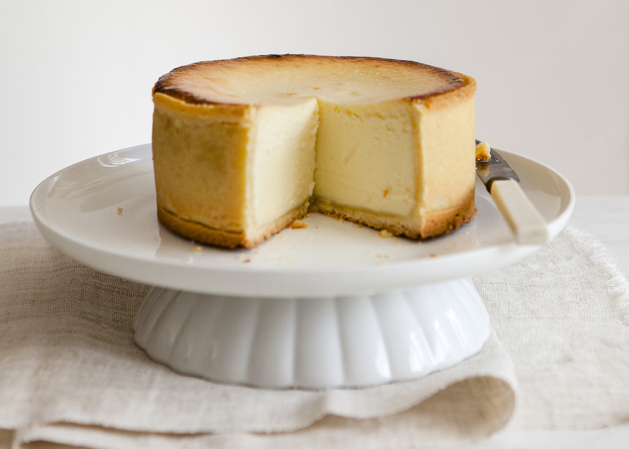 Cake Classic cheesecake tangy and sweet with a velvety smooth
